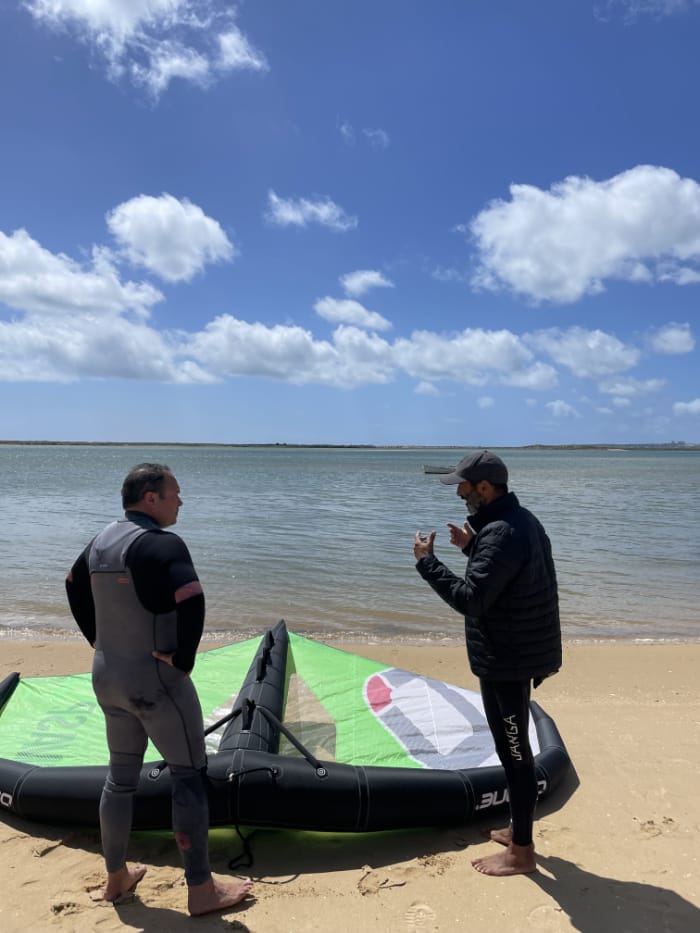 Aulas de wingfoil em Alvor no Algarve